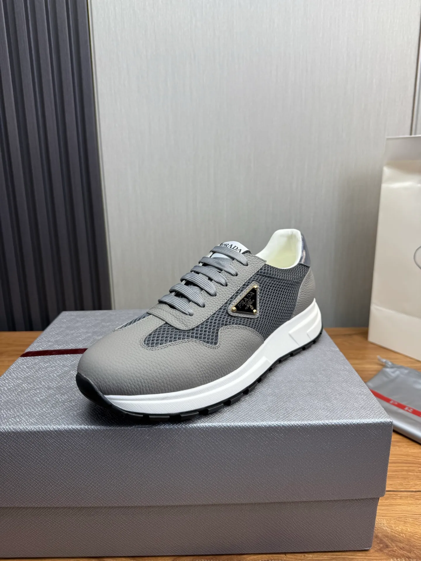 Men's shoes 💰560💰 [PRADA] Men's shoes are popular in the counter, official website is synchronized, 1 high-quality shipment ✔️Original cowhide mesh + cowhide lining, 1🆚1 replica, original sole, 38-45 (45 customized, non-refundable)